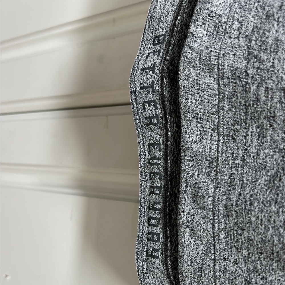 Lululemon Gray Long Sleeve Neck Top Mens Small - Picture 2 of 4